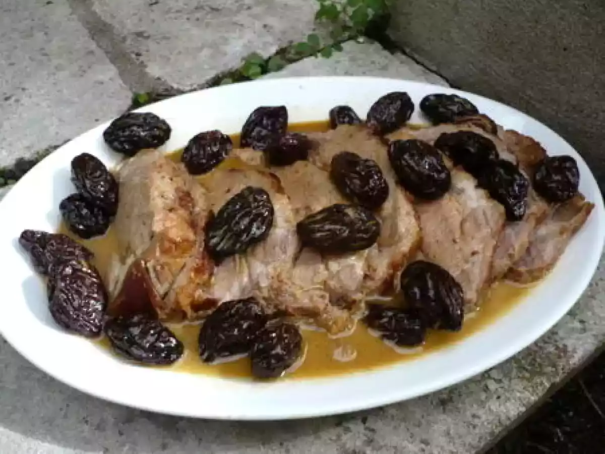 Rôti de porc aux pruneaux et en cocotte