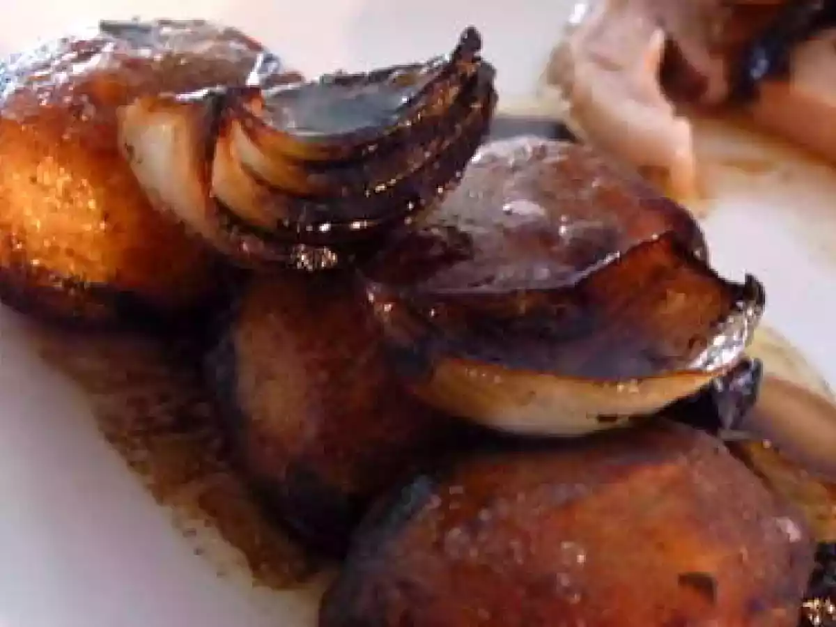 Roti de porc et pommes de terre/oignons rôties au balsamique