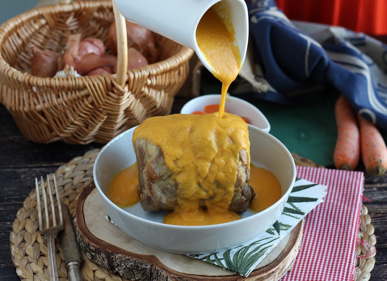 Rôti de porc et sa sauce à la bière et aux carottes (dans une cocotte minute) Les Recette de A à Z