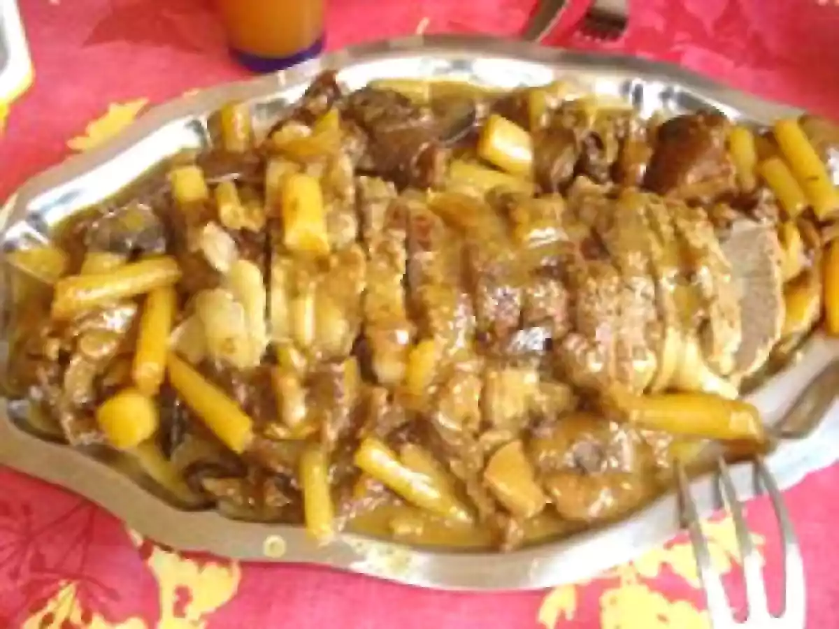 ROTI DE VEAU AUX CEPES ET SALSIFIS