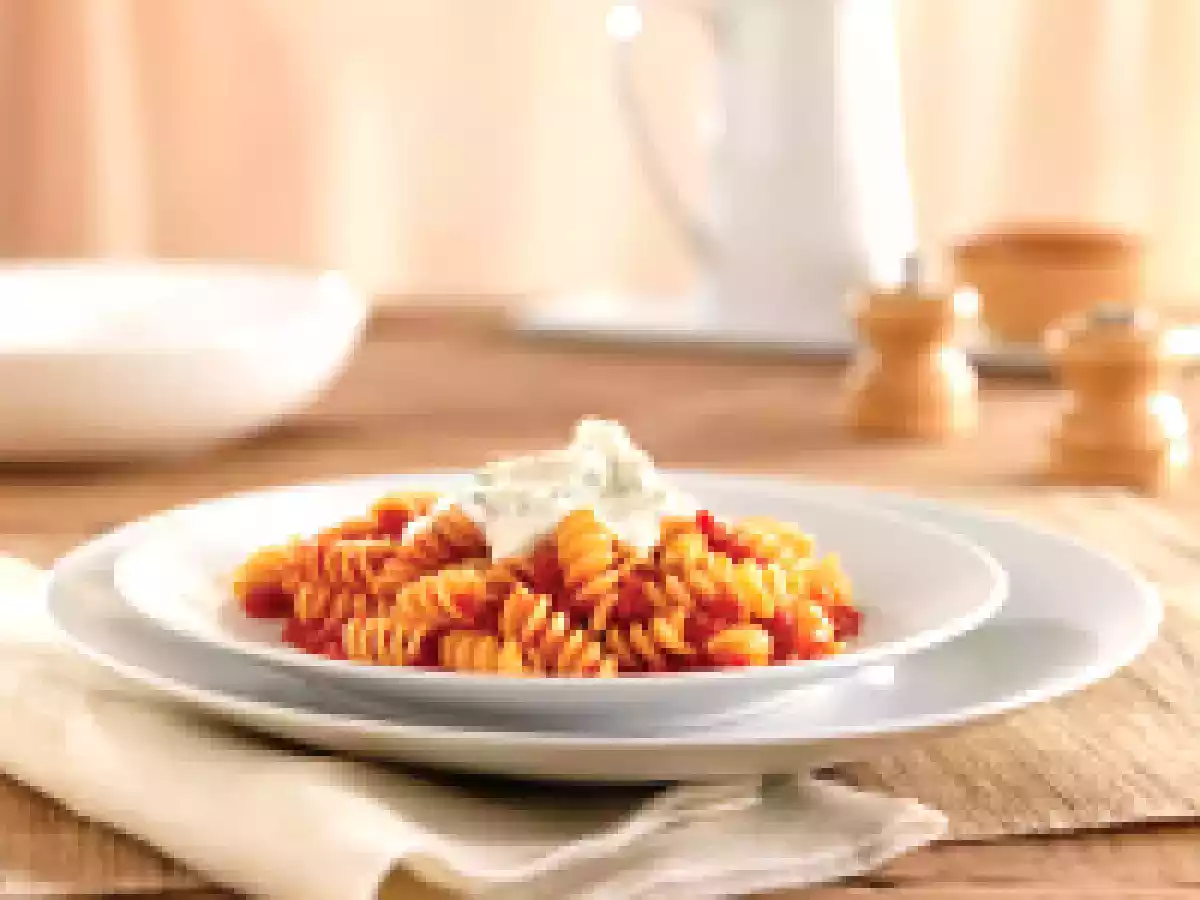 Rotini aux tomates italiennes en sauce et au fromage de chèvre