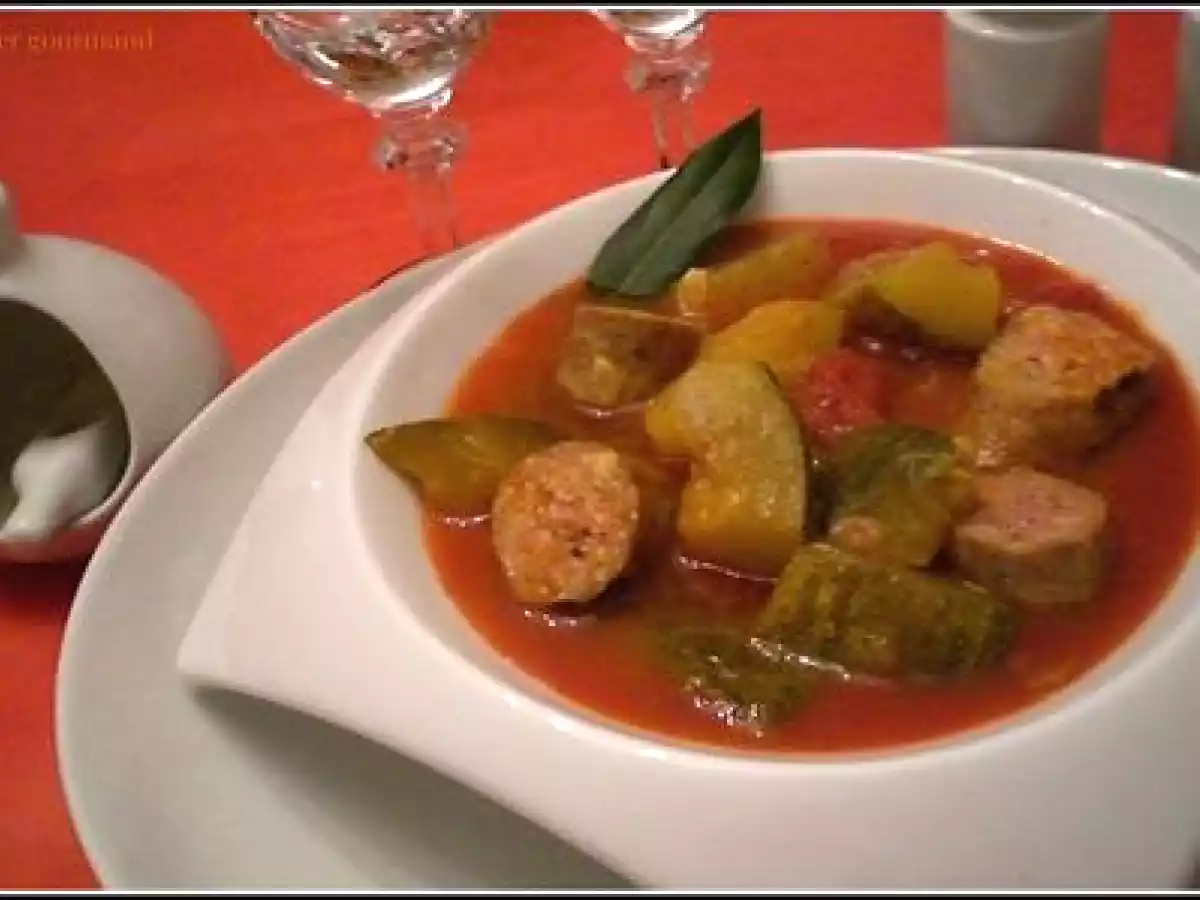 Rougail de saucisses aux courgettes