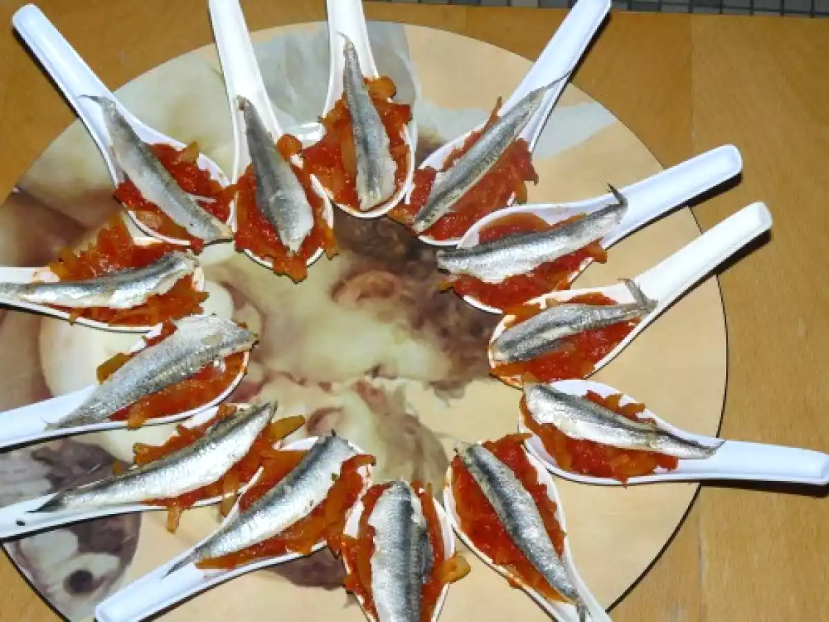 Rougail de tomate aux anchois frais