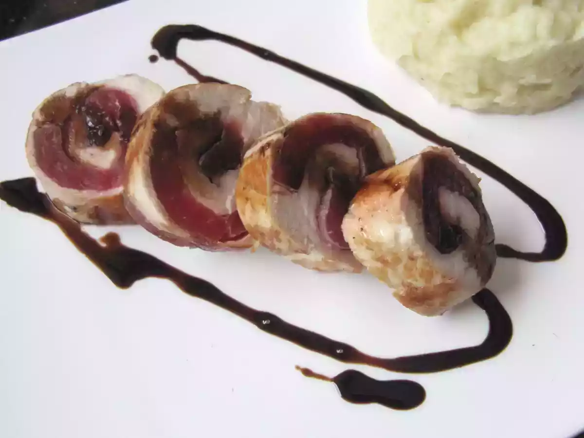 ROULADE DE POULET BETTERAVE PUREE PANAIS