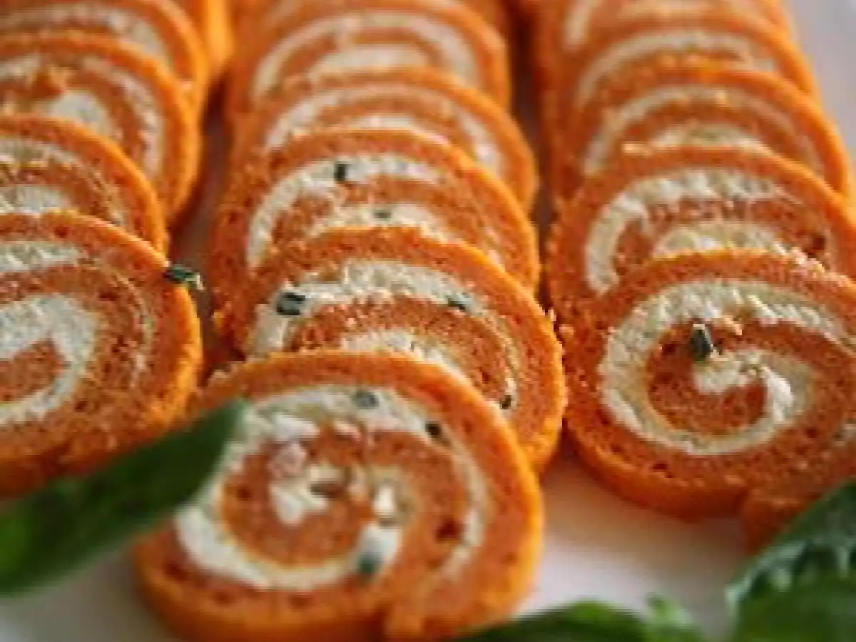 Roulé aux tomates et fines herbes