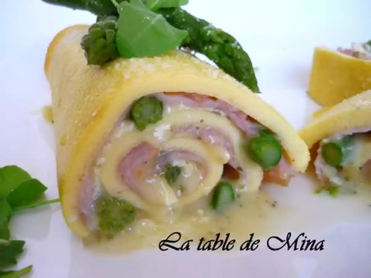 Roulé d'omelette au brie et aux asperges