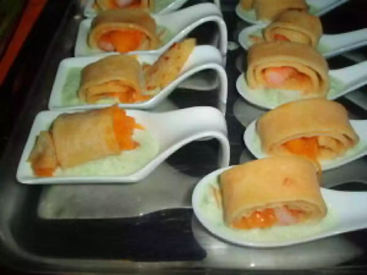 Roulé de crêpes à la mangue et crevettes et son coulis de concombre