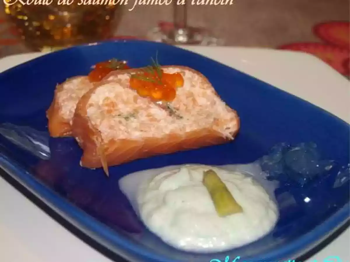 Roulé de saumon fumé à l'aneth et crème d'asperges
