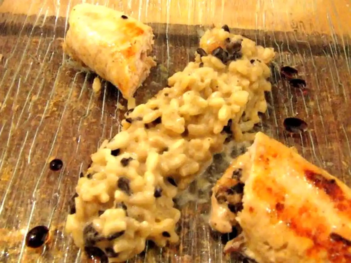 Roulé de volaille aux trompettes de la mort & risotto aux cèpes
