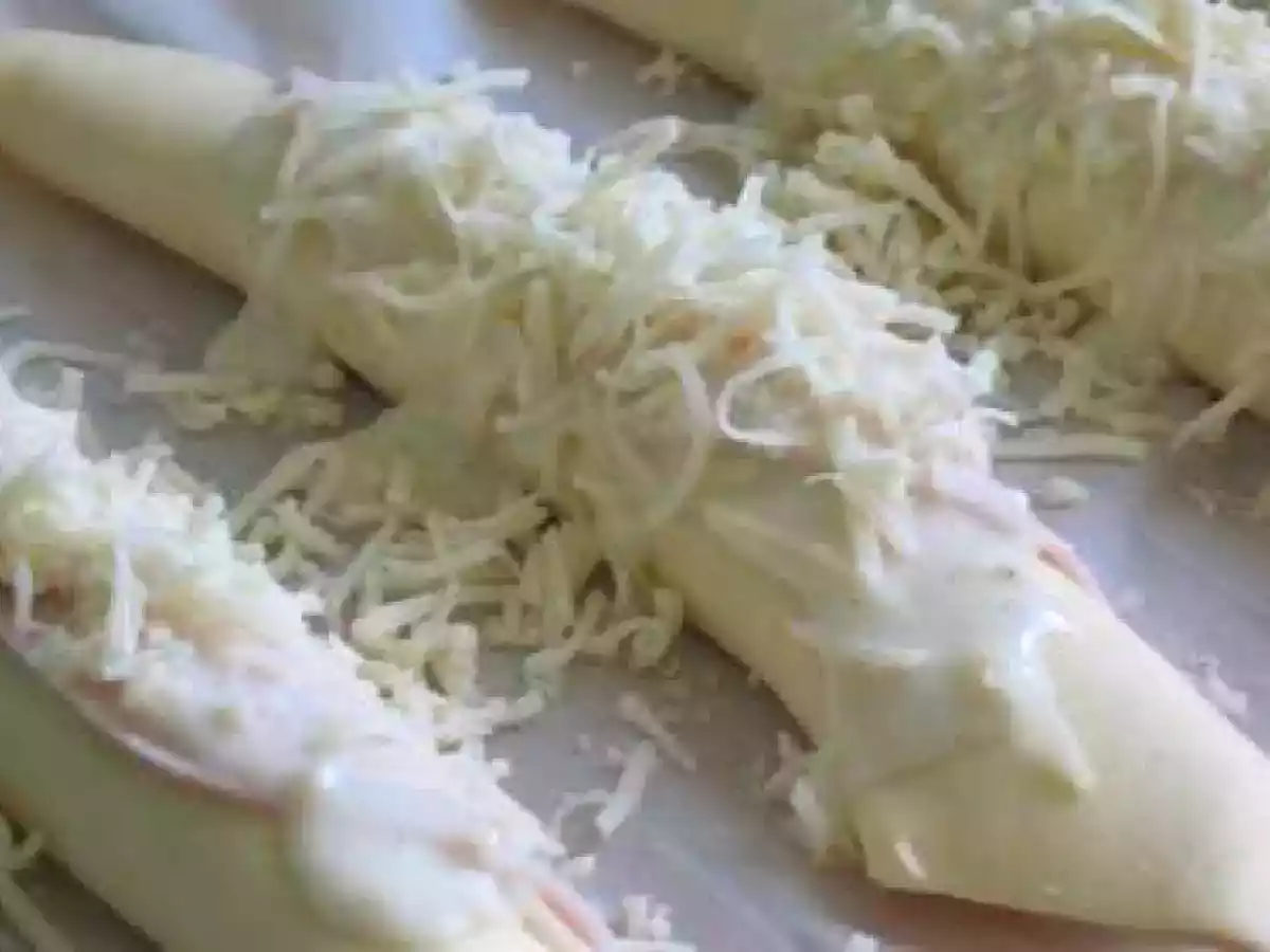 Roulé feuilleté au jambon et béchamel express