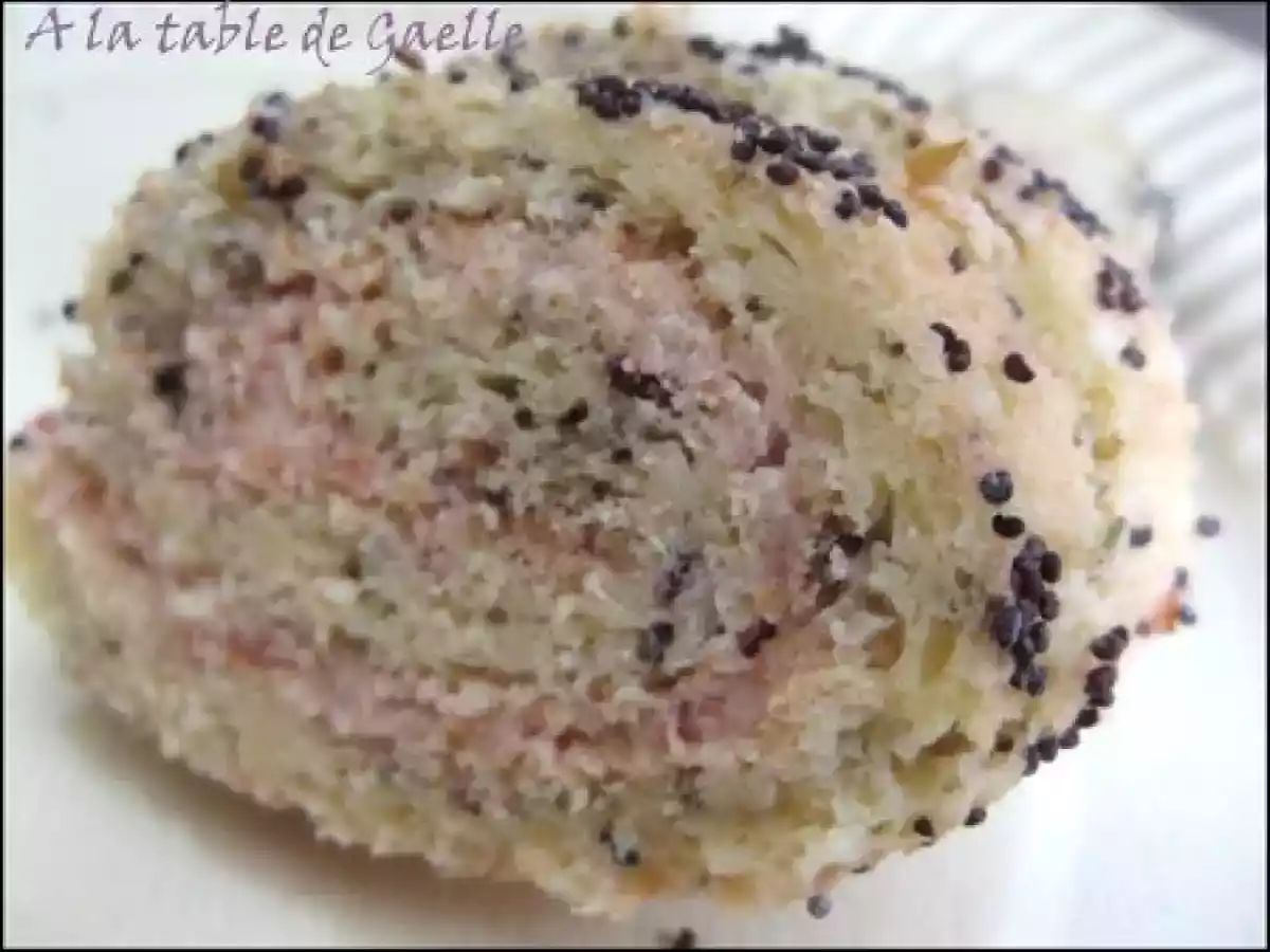 Roulé salé au parmesan et aux tomates séchées pour apéritif réussi ! - photo 2