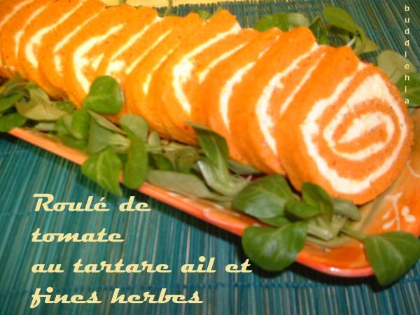 Roulé tomaté au tartare ail et fines herbes