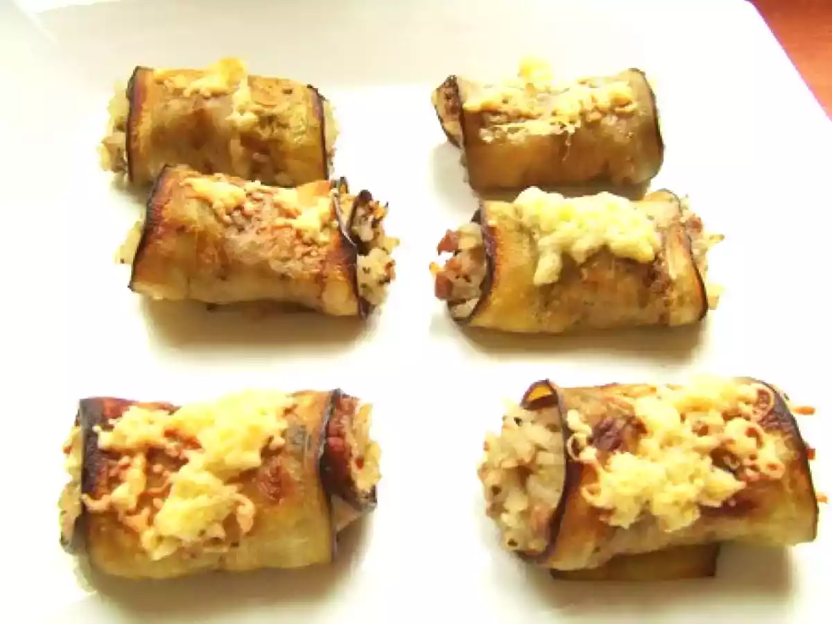 Rouleau d'aubergines à l'agneau & riz à la tapenade