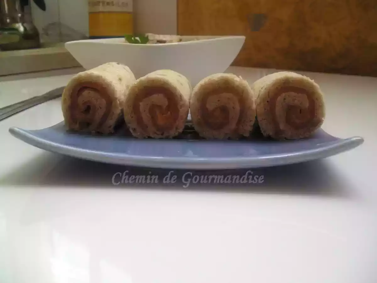 Rouleaux de saumon fumé sauce sakari - photo 2