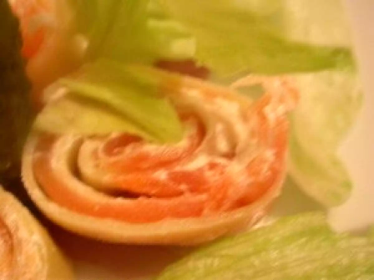 Roulés au Saumon Fumé et au boursin 3 poivres et chèvre - photo 2