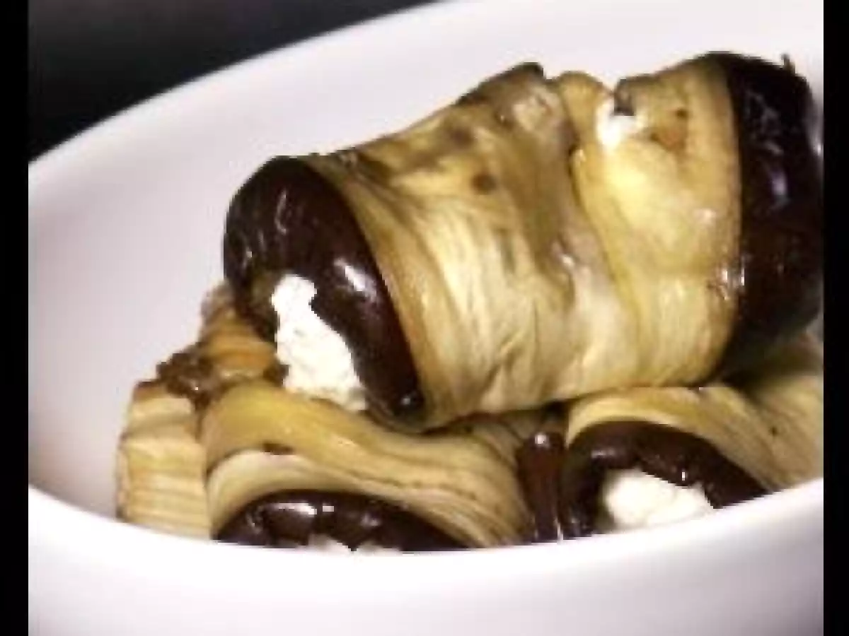 Roulés d'aubergine à la feta