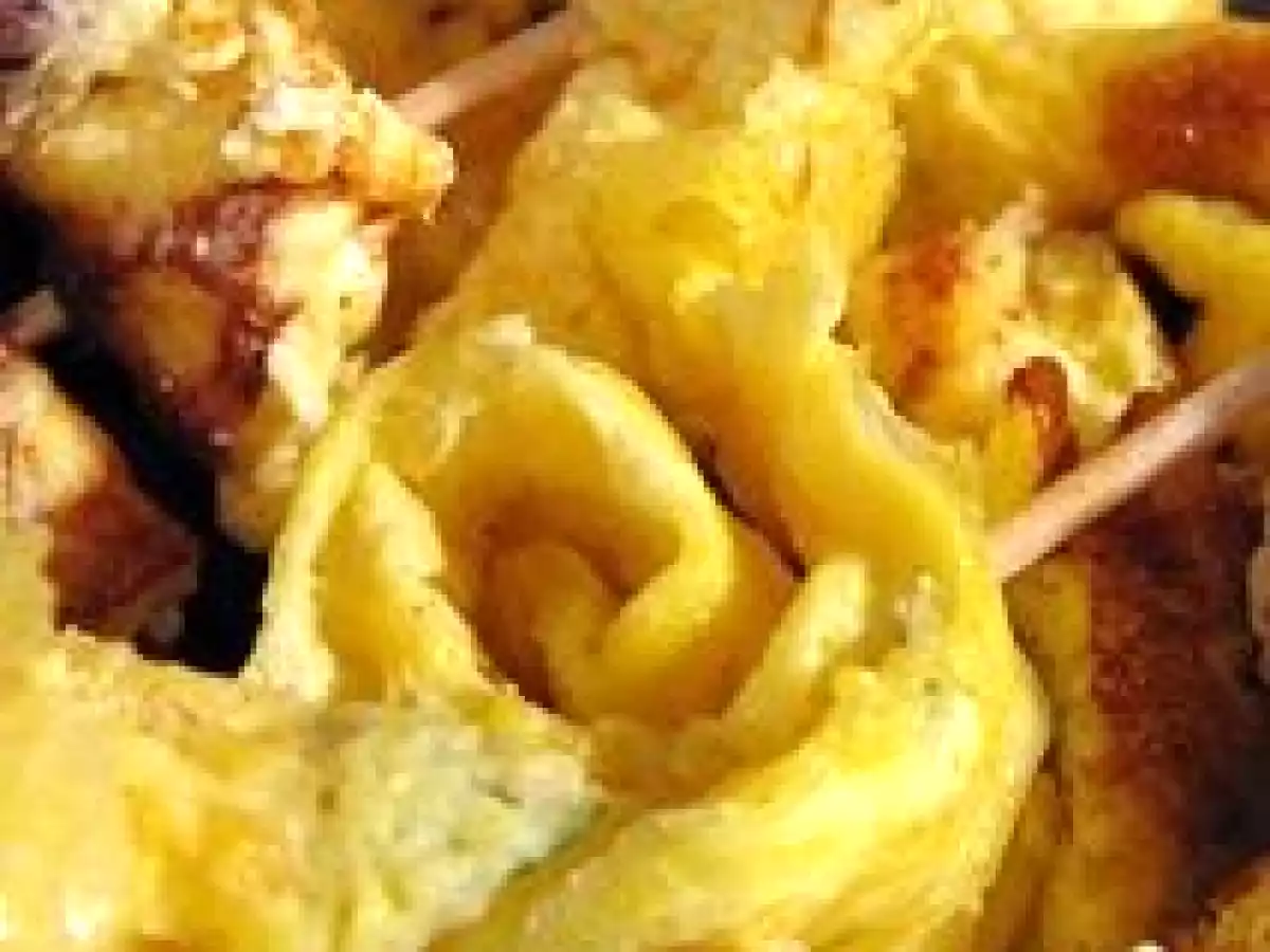 Roulés d'omelette parfumée ou mise en bouche rapide.