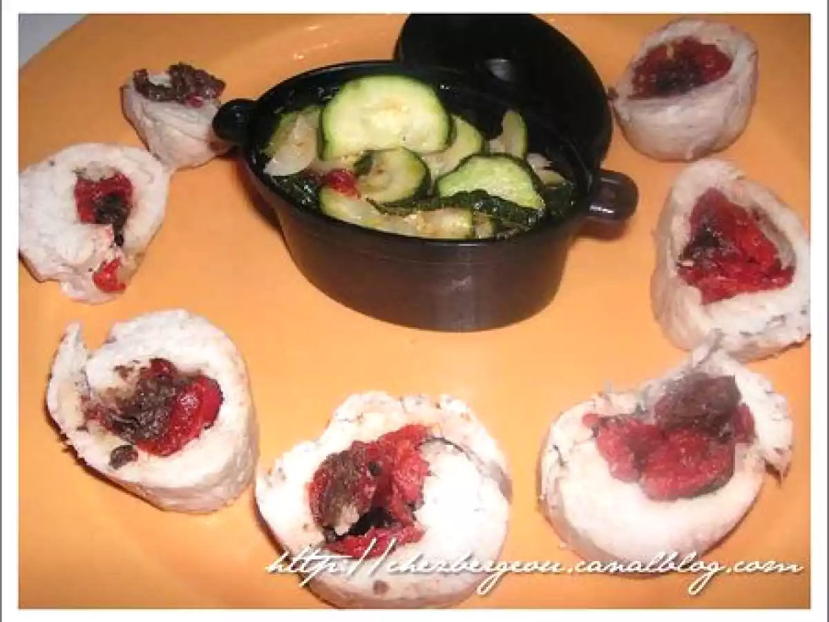 Roulés de poulet tapenade-poivrons