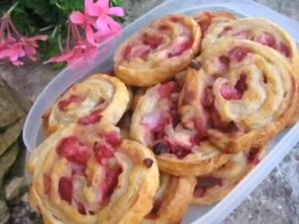 Roulés feuilletés à la fraise
