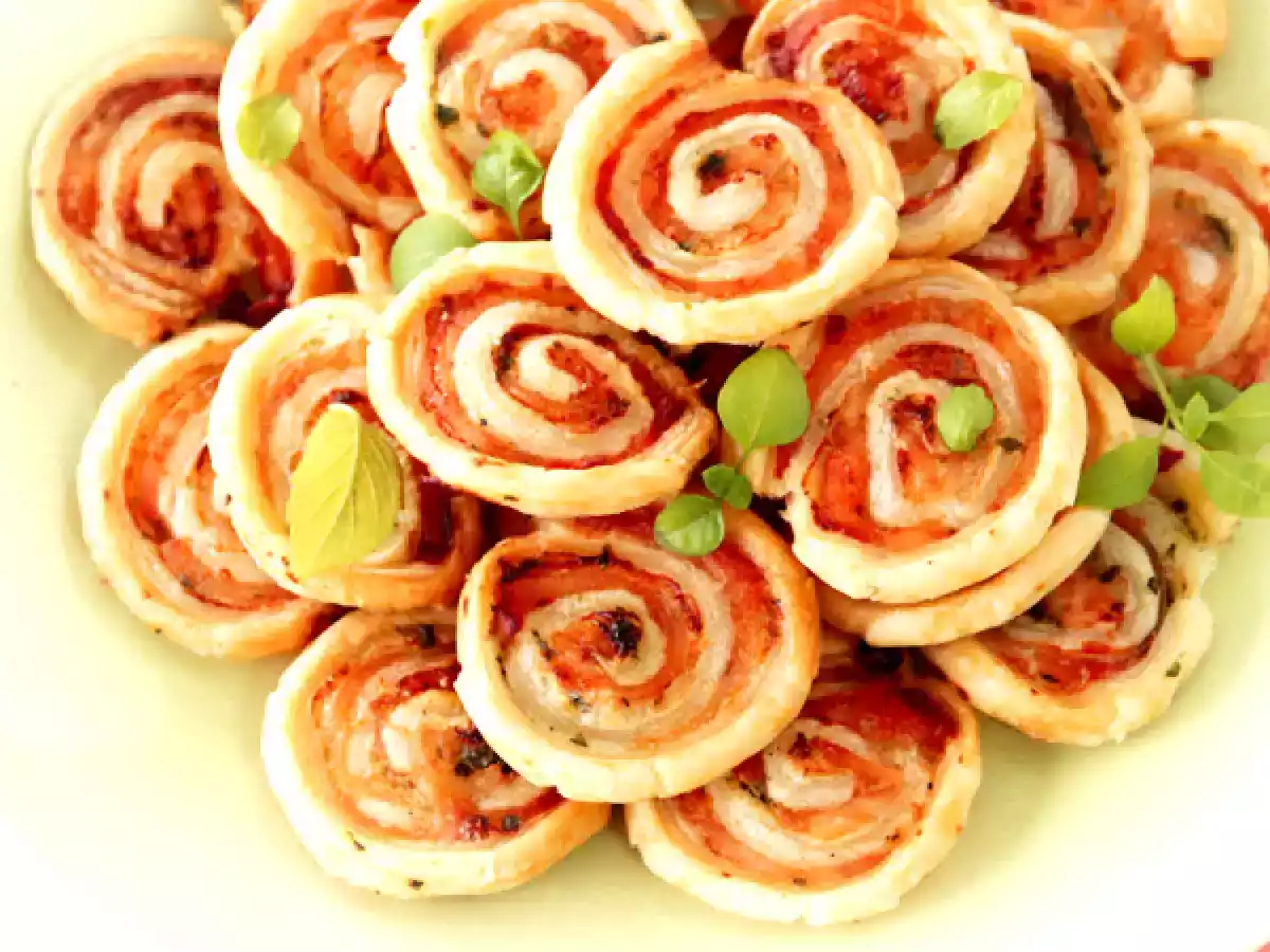 Roulés feuilletés apéritifs saumon basilic