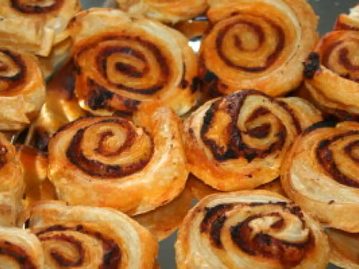 Roulés feuilletés au pesto rosso