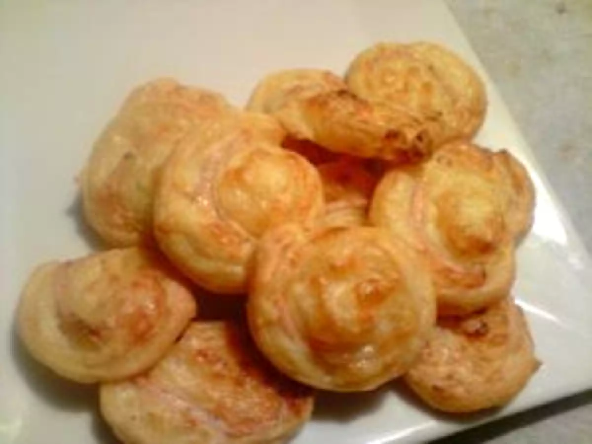 Roulés feuilletés béchamel-jambon-fromage