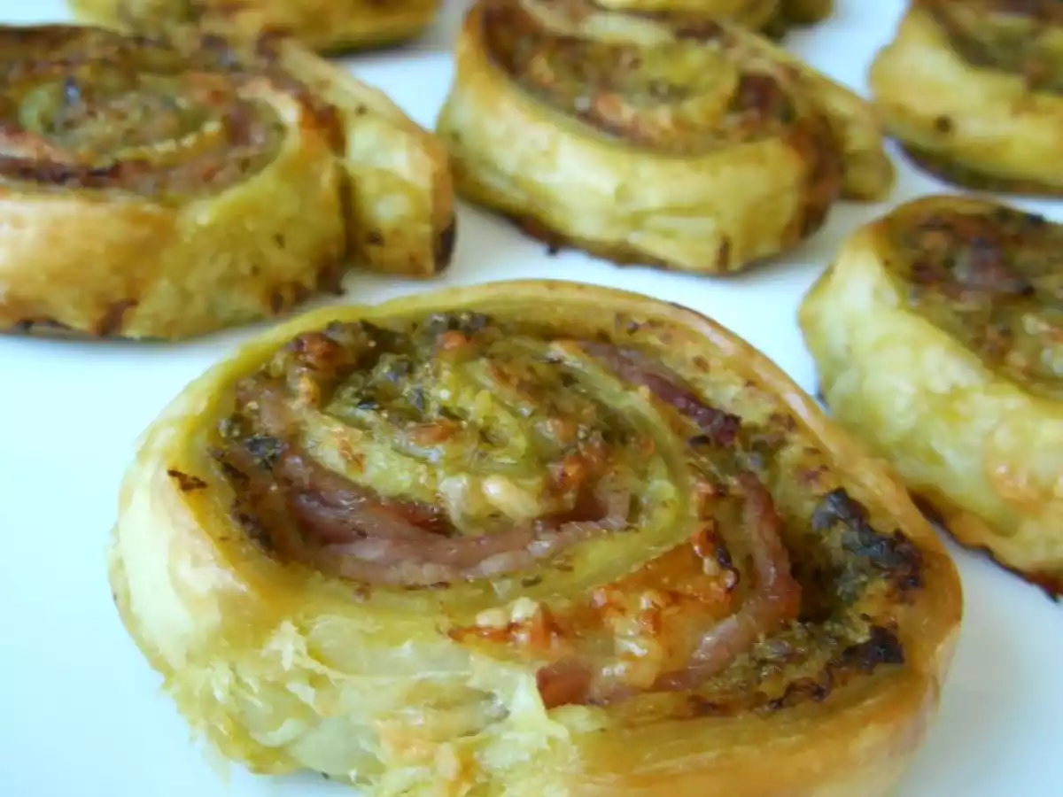 ROULÉS FEUILLETÉS JAMBON & PESTO