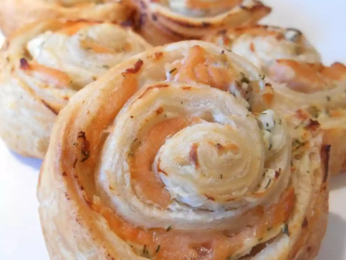 Roulés feuilletés saumon fumé & ricotta