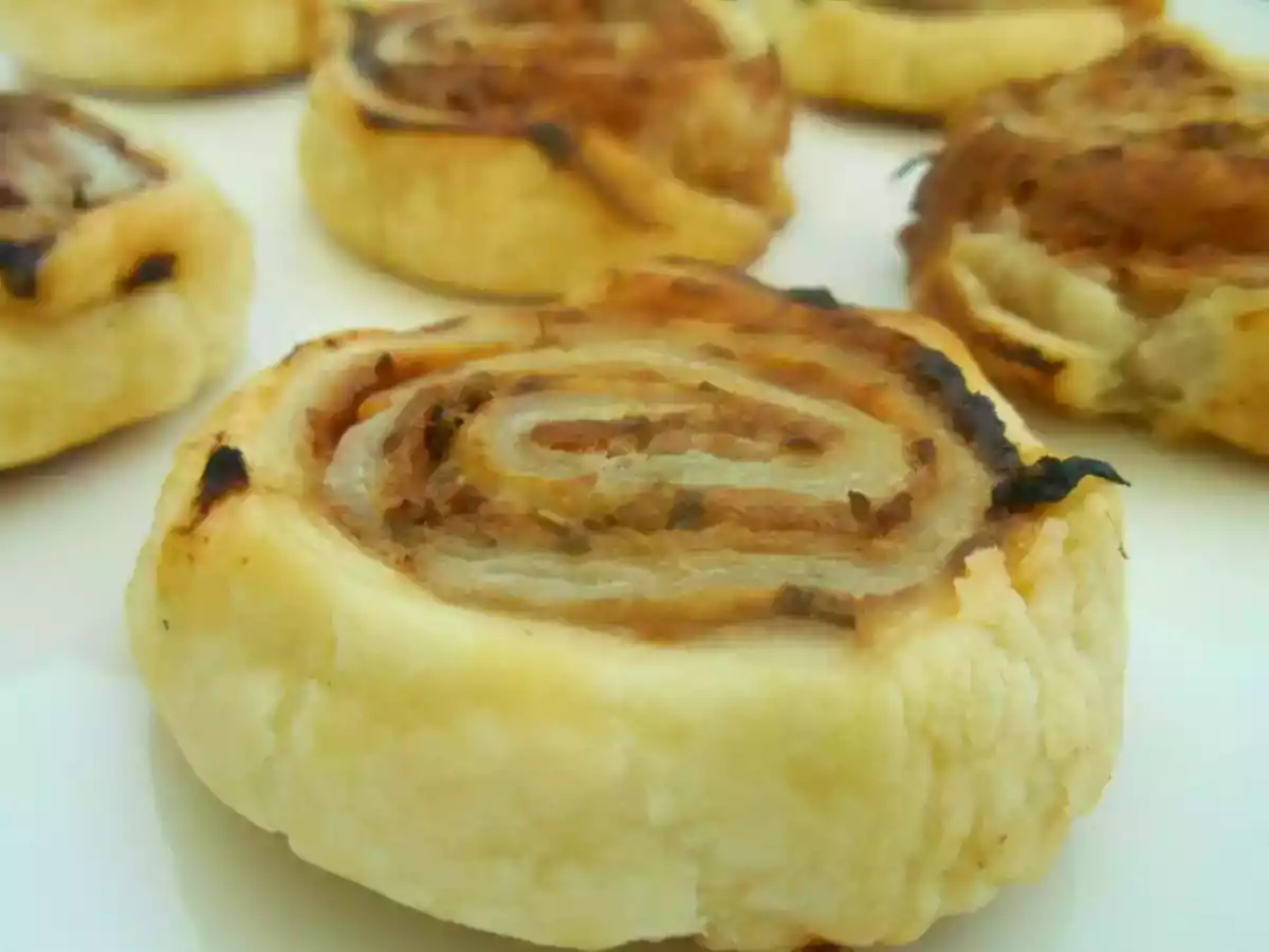 ROULÉS FEUILLETÉS THON À LA TOMATE - photo 2