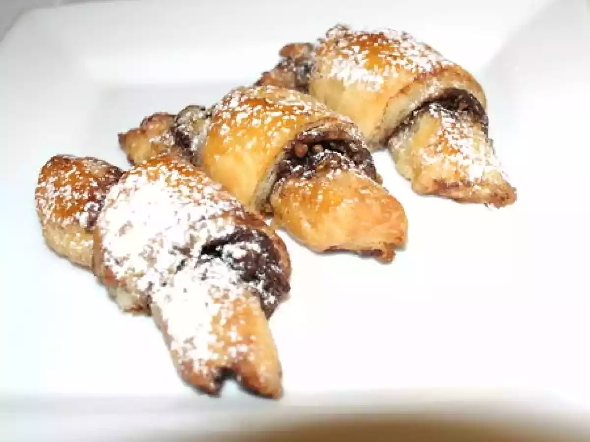 Rugelach (petits croissants) aux pistaches et chocolat