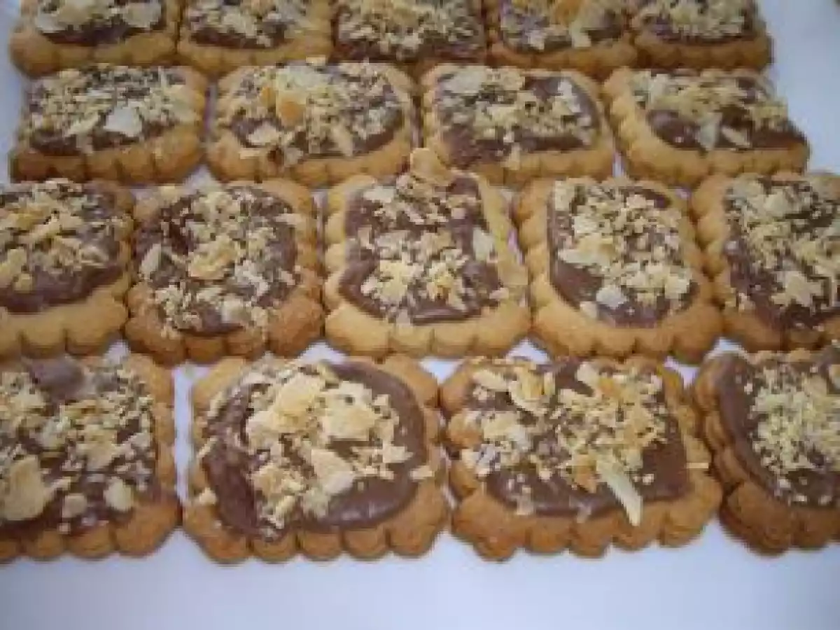 Sablés à la confiture de fraise & petits biscuits chocolat-amandes - photo 2
