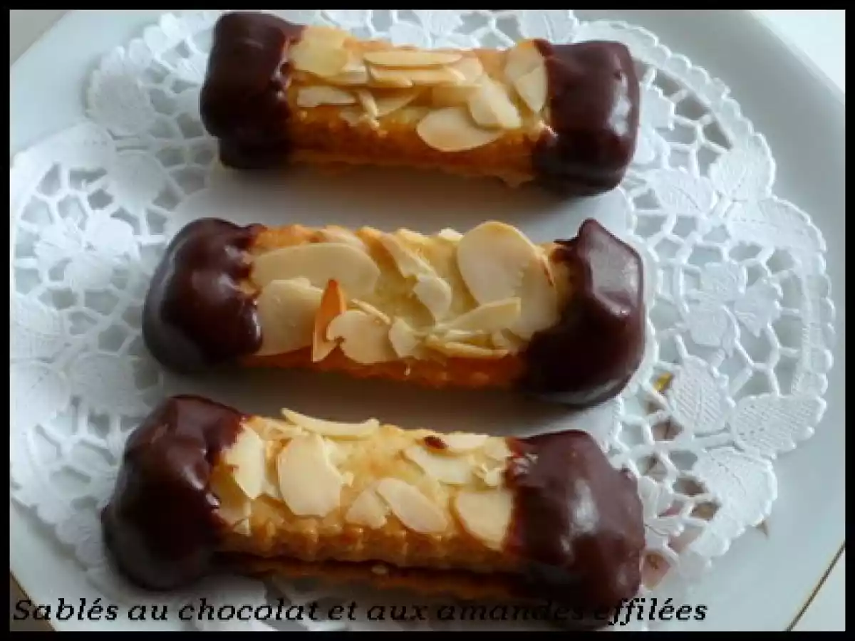 SABLES AU CHOCOLAT ET AUX AMANDES EFFILEES - photo 3
