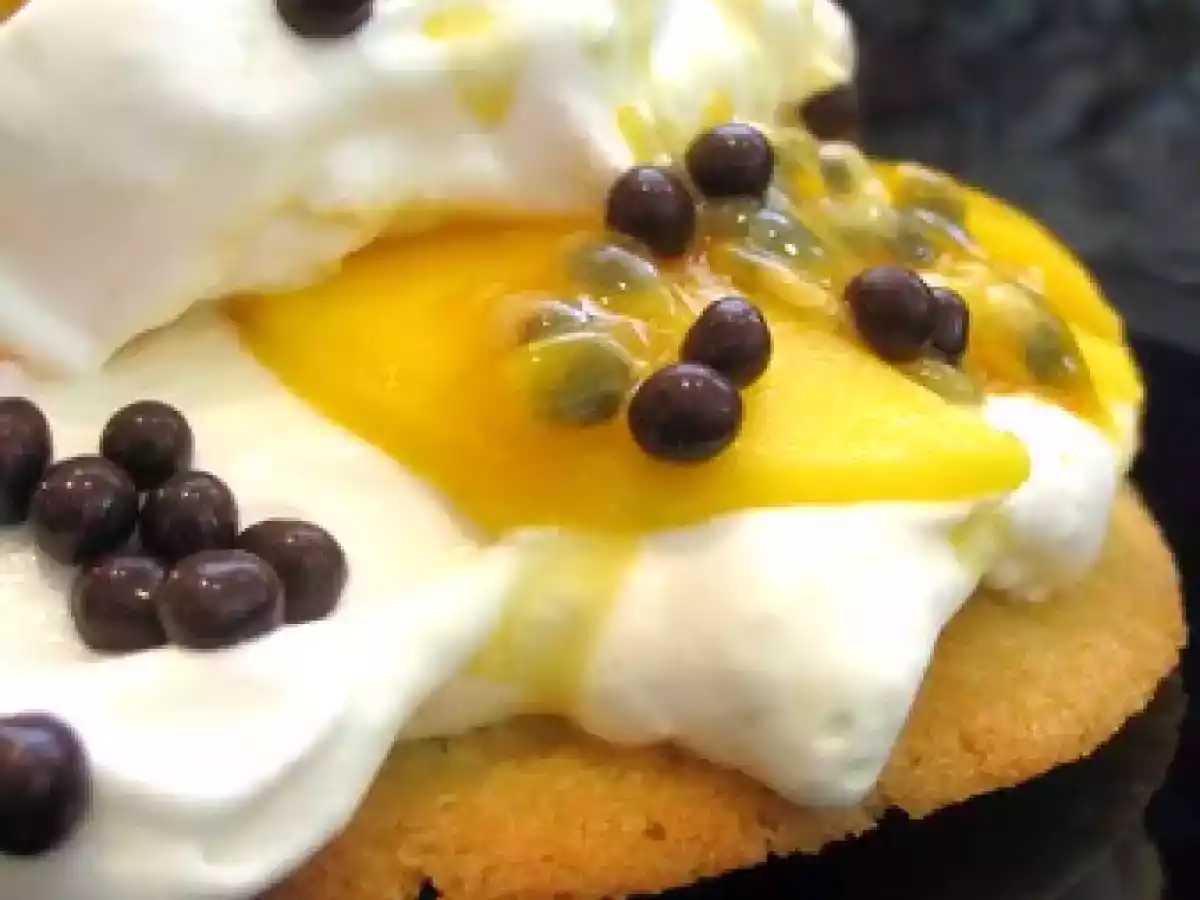 Sablés fins à la mangue, crème fouettée aux fruits de la passion - photo 2