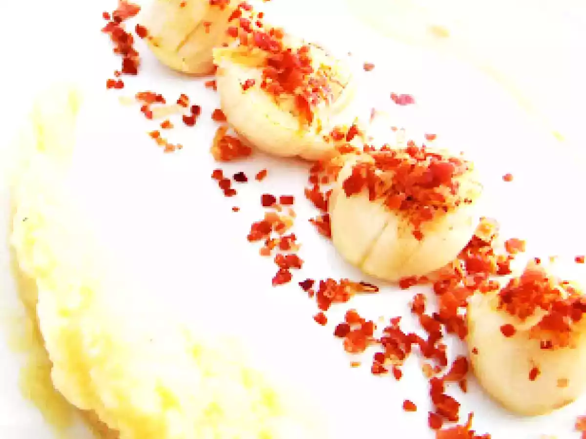 Saint Jacques, poudre de lard, puree celeri-oranges et sauce au sable breton - photo 2