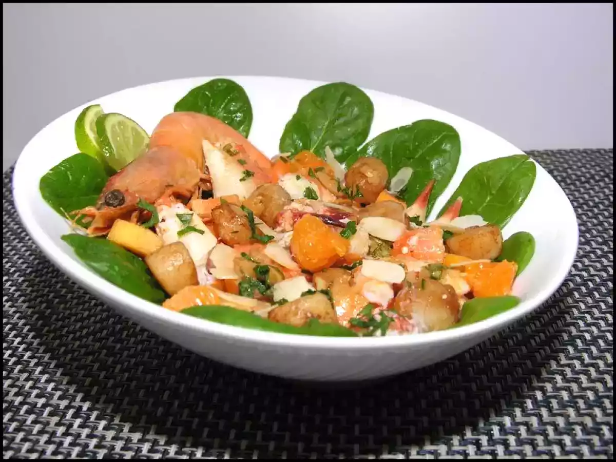 Salade Asiatique de Pétoncles, Crabe et Gambas à la Papaye et à la Clémentine