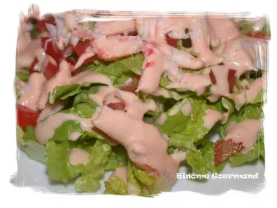 Salade au crabe, à la sauce rose