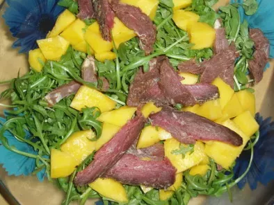 Salade au magret de canard et mangue
