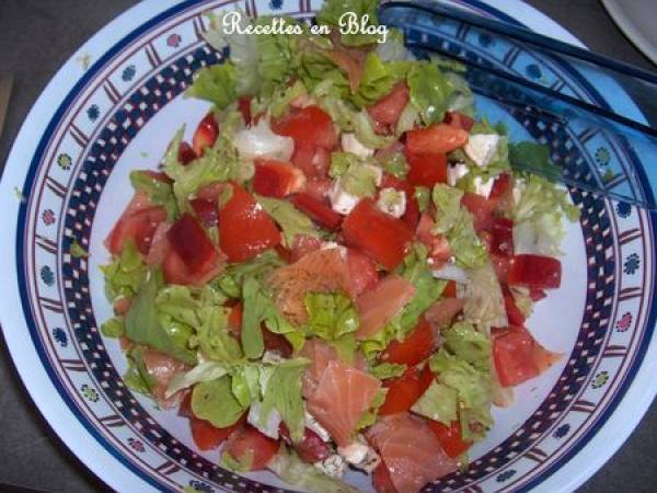 SALADE AU SAUMON FUME ET CHEVRE