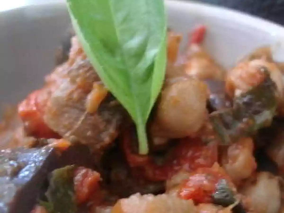 Salade aux aubergines et aux pois chiche