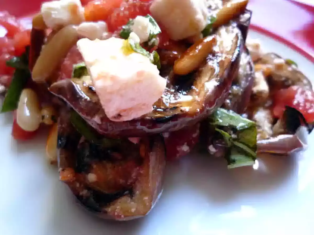 Salade aux aubergines grillées et feta - Salat mit gegrillten Auberginen und Feta - photo 2