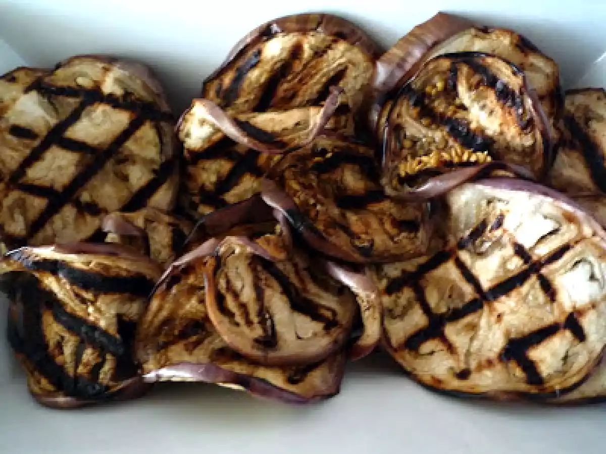 Salade aux aubergines grillées et feta - Salat mit gegrillten Auberginen und Feta - photo 3