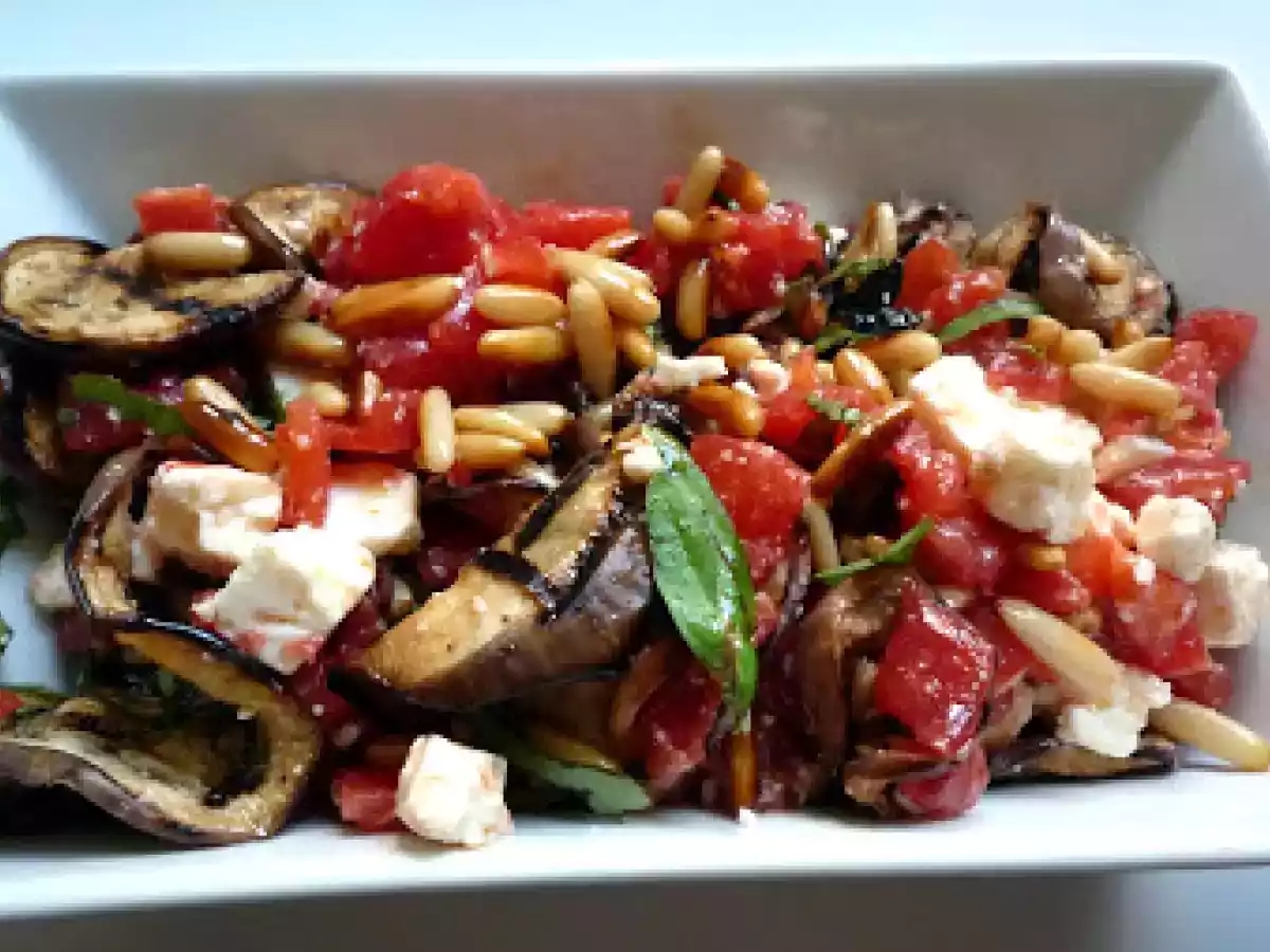 Salade aux aubergines grillées et feta - Salat mit gegrillten Auberginen und Feta - photo 4