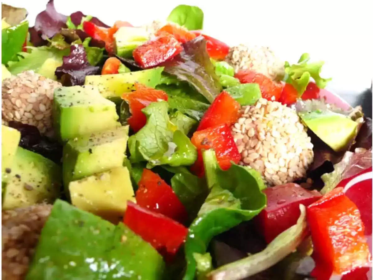 Salade aux boulettes de thon