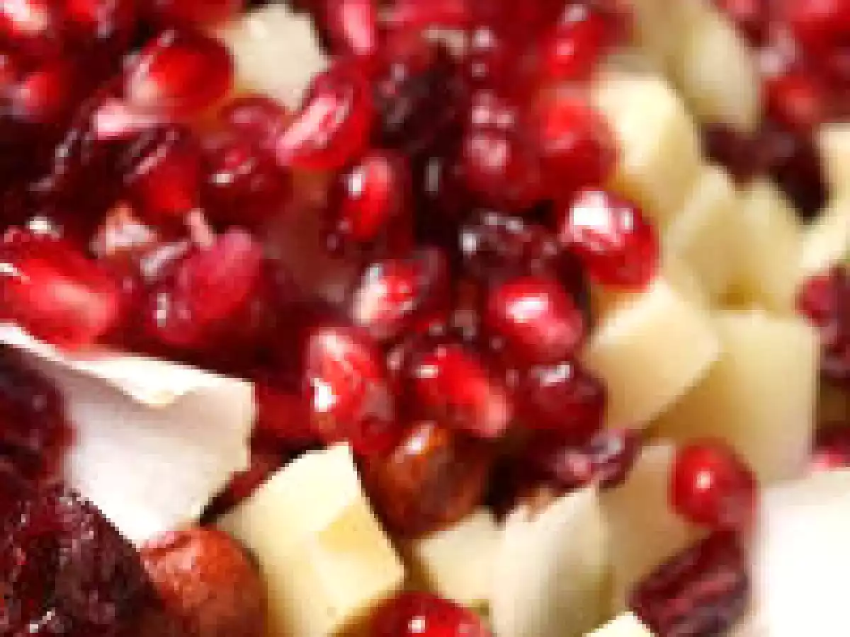 Salade aux endives, grenade, cranberries, noisettes et comté - photo 2