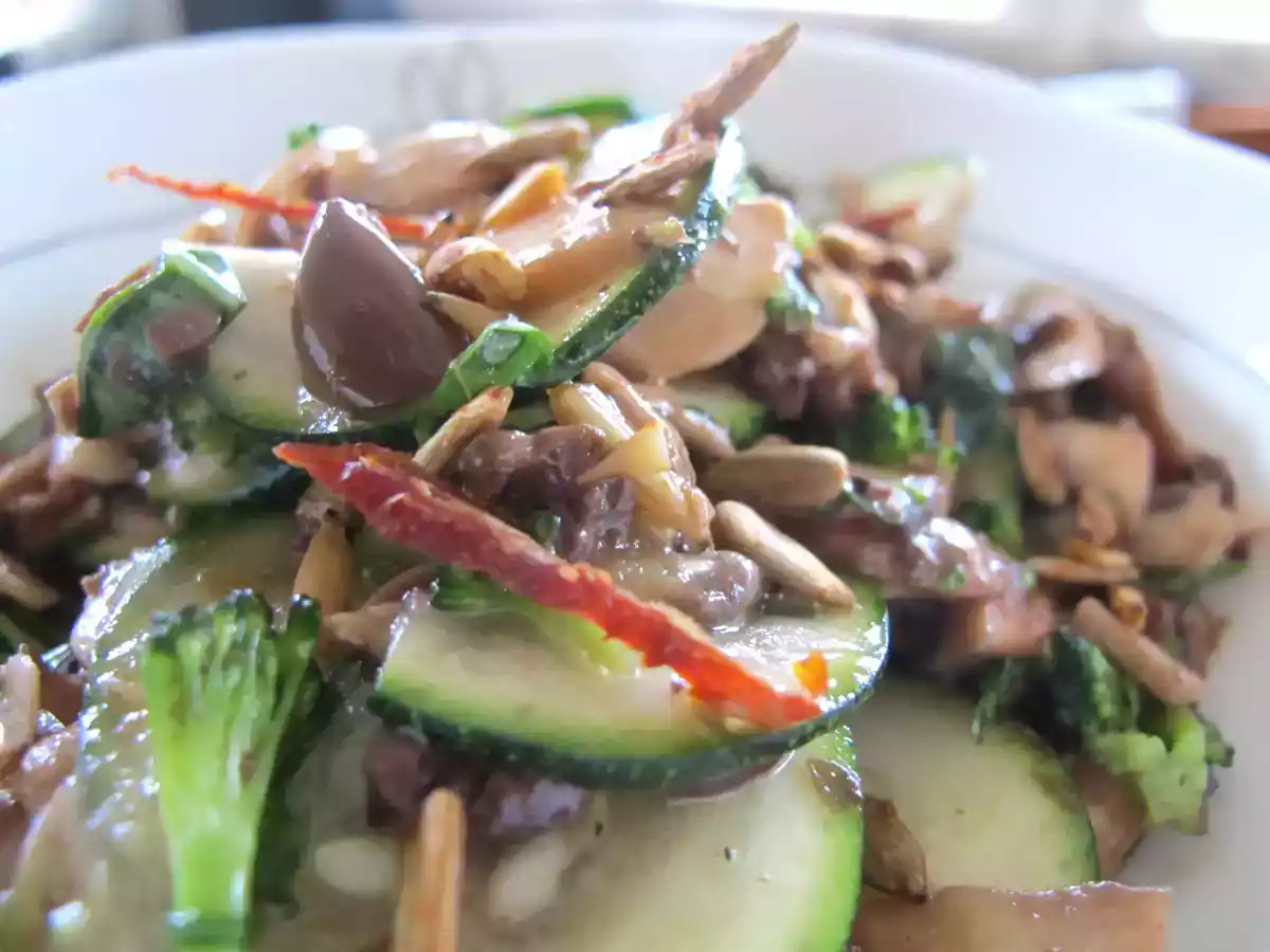 Salade aux lamelles de courgette