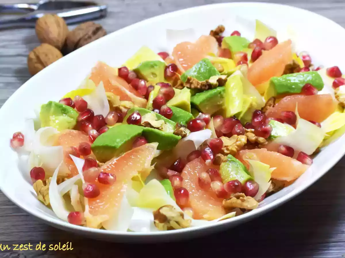 Salade avocat endives pamplemousse grenade et noix