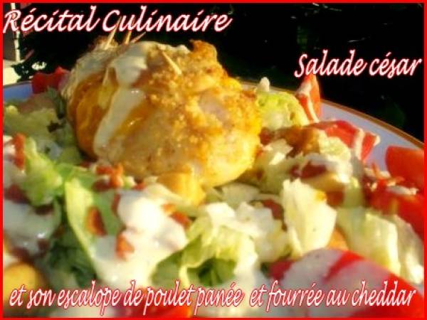 Salade césar et son escalope de poulet panée et fourrée au cheddar