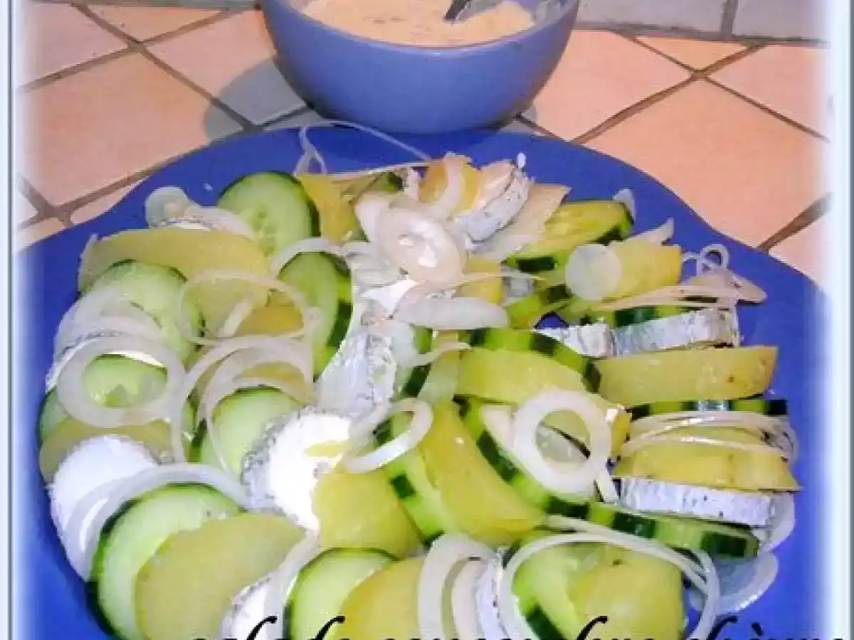 SALADE CONCOMBRE, CHEVRE, POMME DE TERRE ET SA SAUCE PIQUANTE