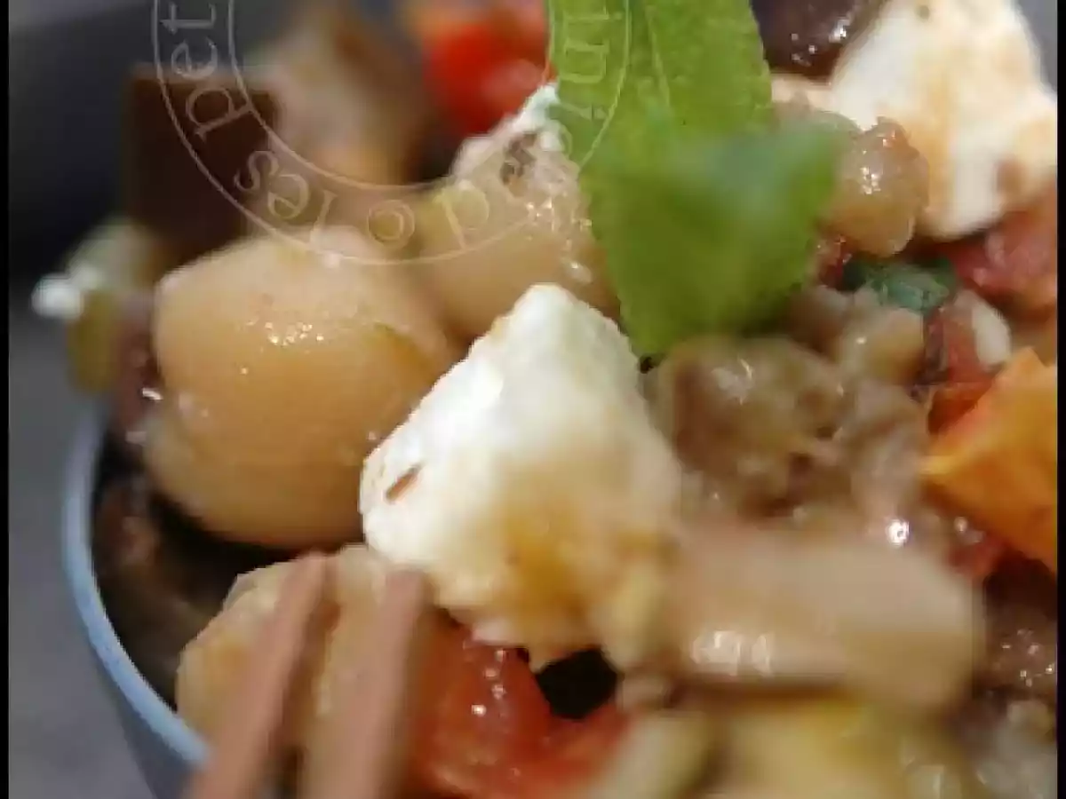 Salade cuite, aubergine, courgette, pois chiche, menthe, chèvre, cumin? - photo 3