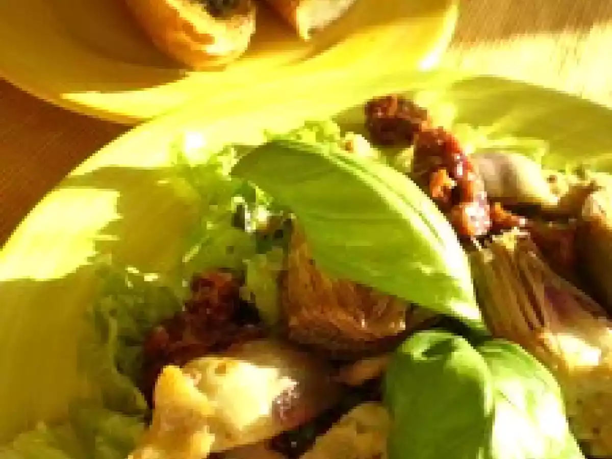 Salade d'artichauts marinés et tartines de pesto